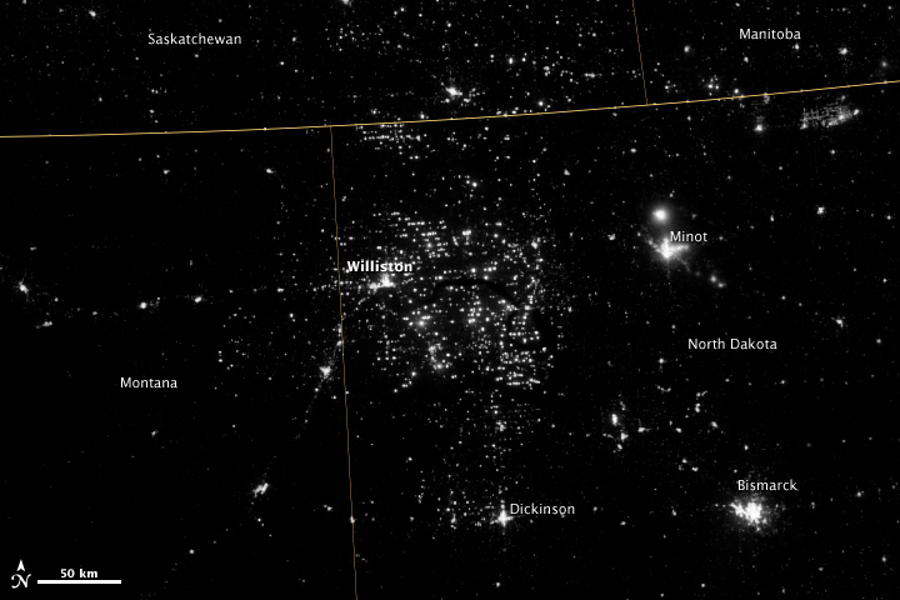 Fracking in North Dakota from the Suomi NPP Satellite Visible Infrared Imaging Radiometer Suite (VIIRS), USA